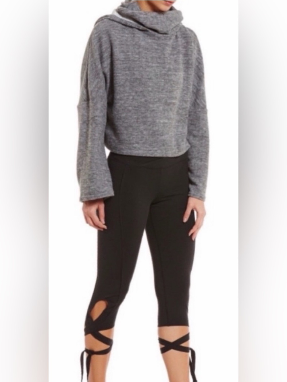 Free People
FP MOVEMENT Brushed Nova Fleece Cowl Neck Cozy Cropped
Hoodie Gray